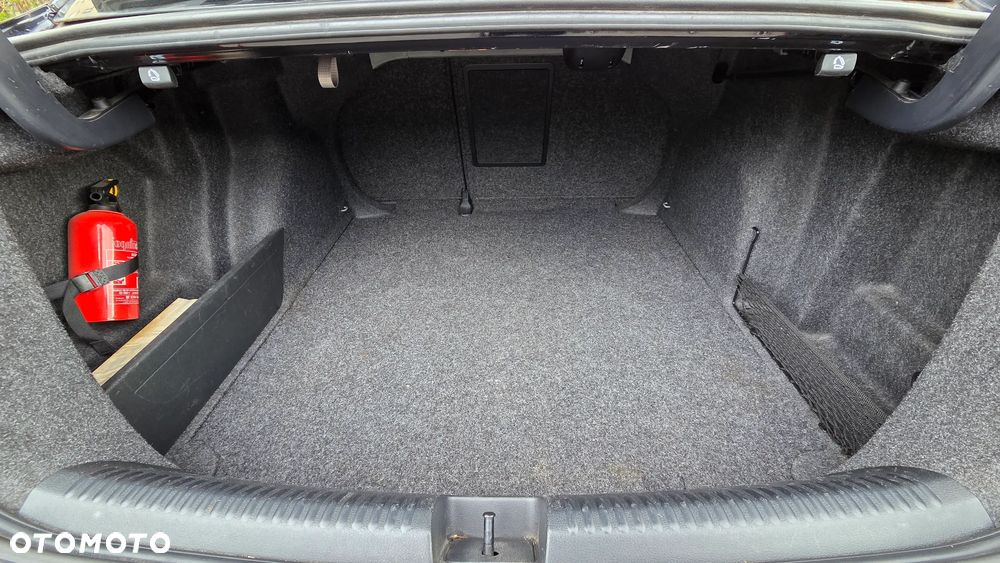 Volkswagen Jetta - 36