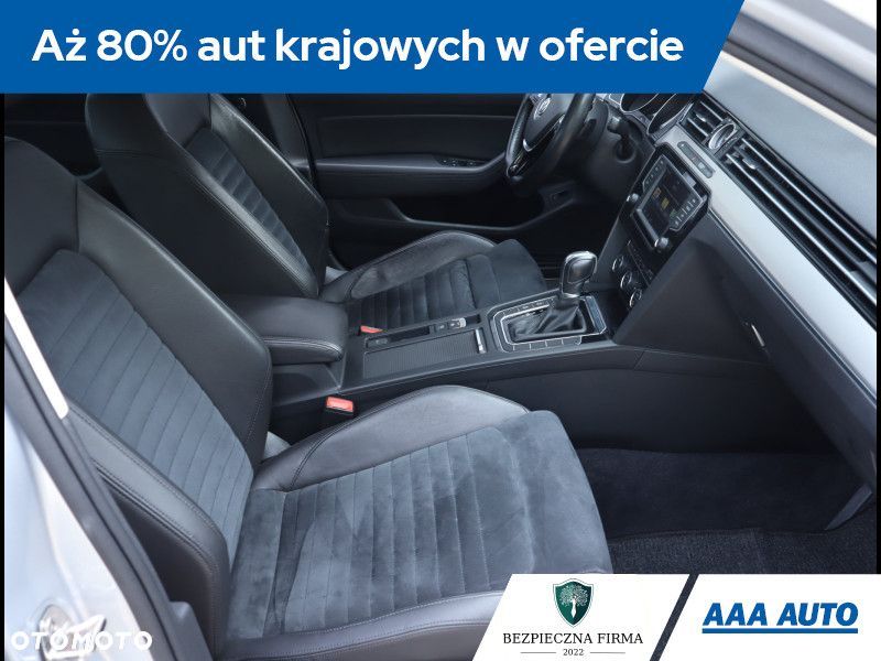 Volkswagen Passat - 10