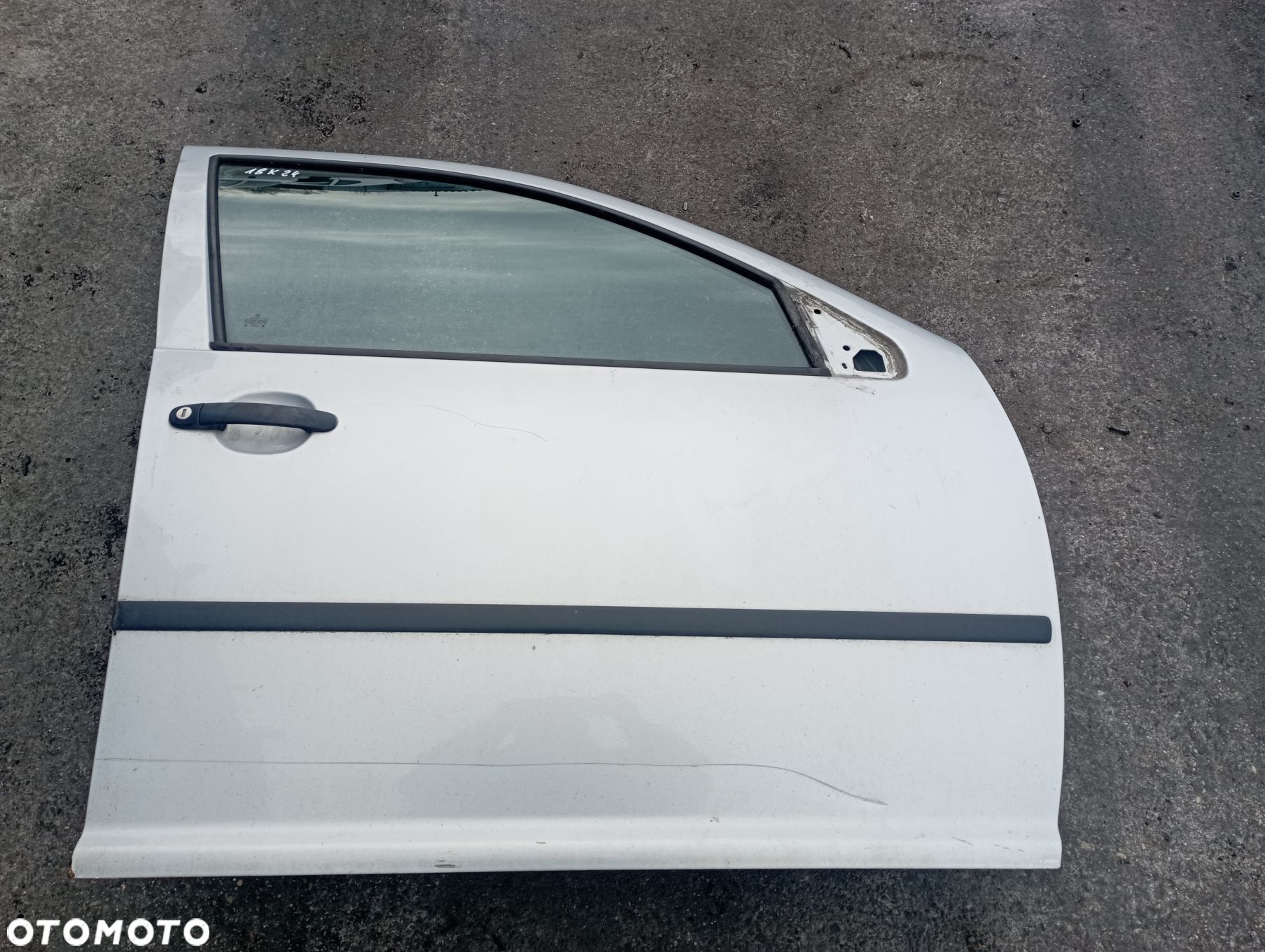 DRZWI PRAWY PRZÓD

 VOLKSWAGEN
 BORA LB7 - 1