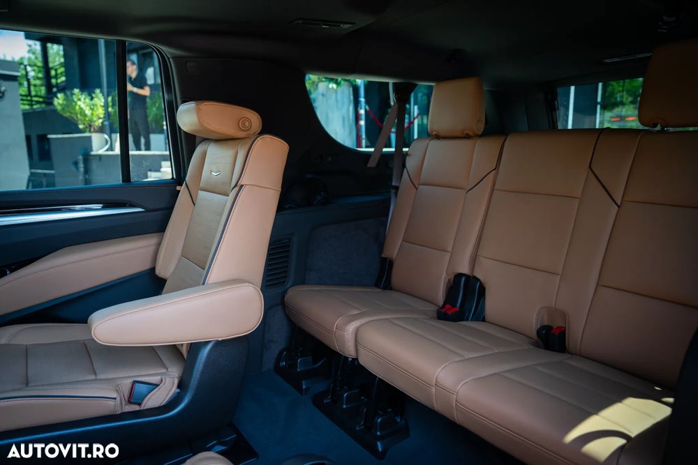 Cadillac Escalade - 29