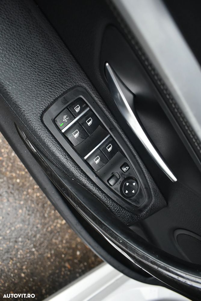 BMW Seria 3 320i GT xDrive AT - 9