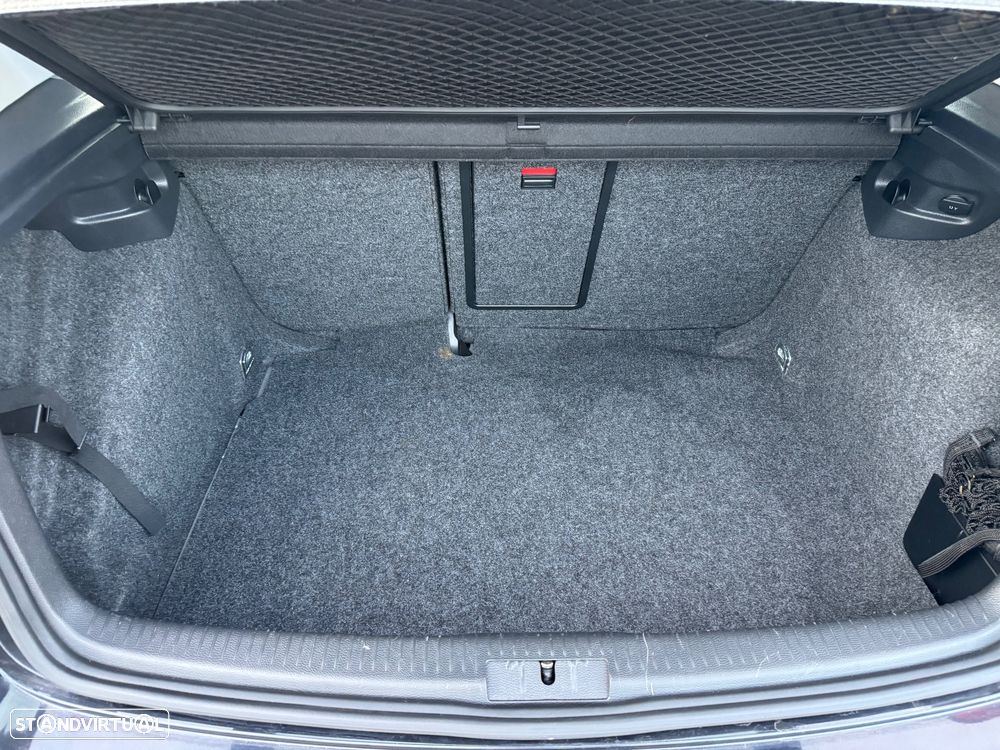 VW Golf 2.0 TDi Confortline - 41