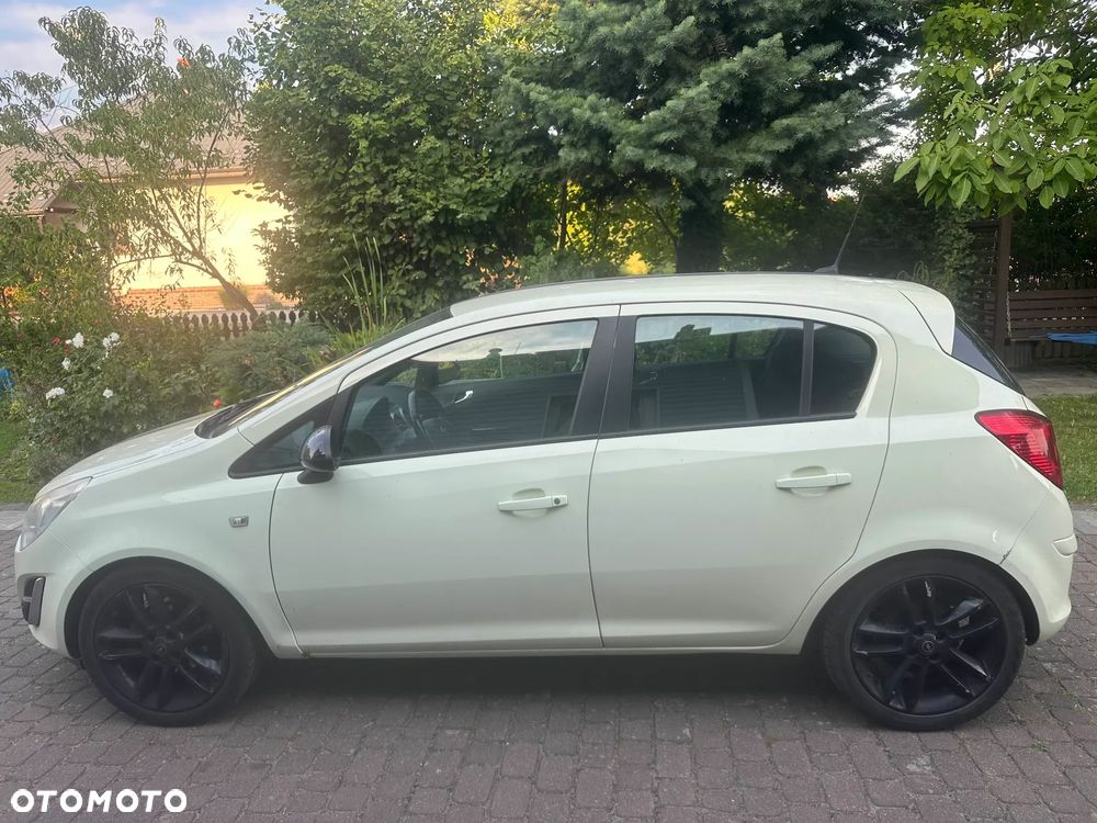 Opel Corsa 1.2 16V Cosmo - 8