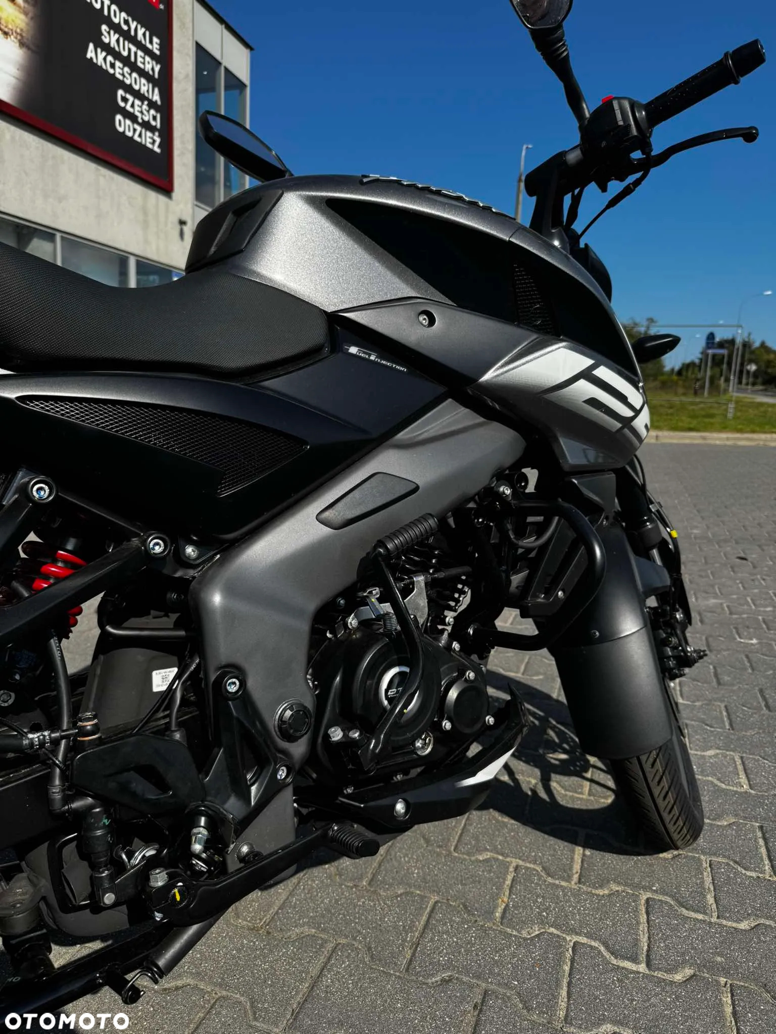 Bajaj Pulsar - 11