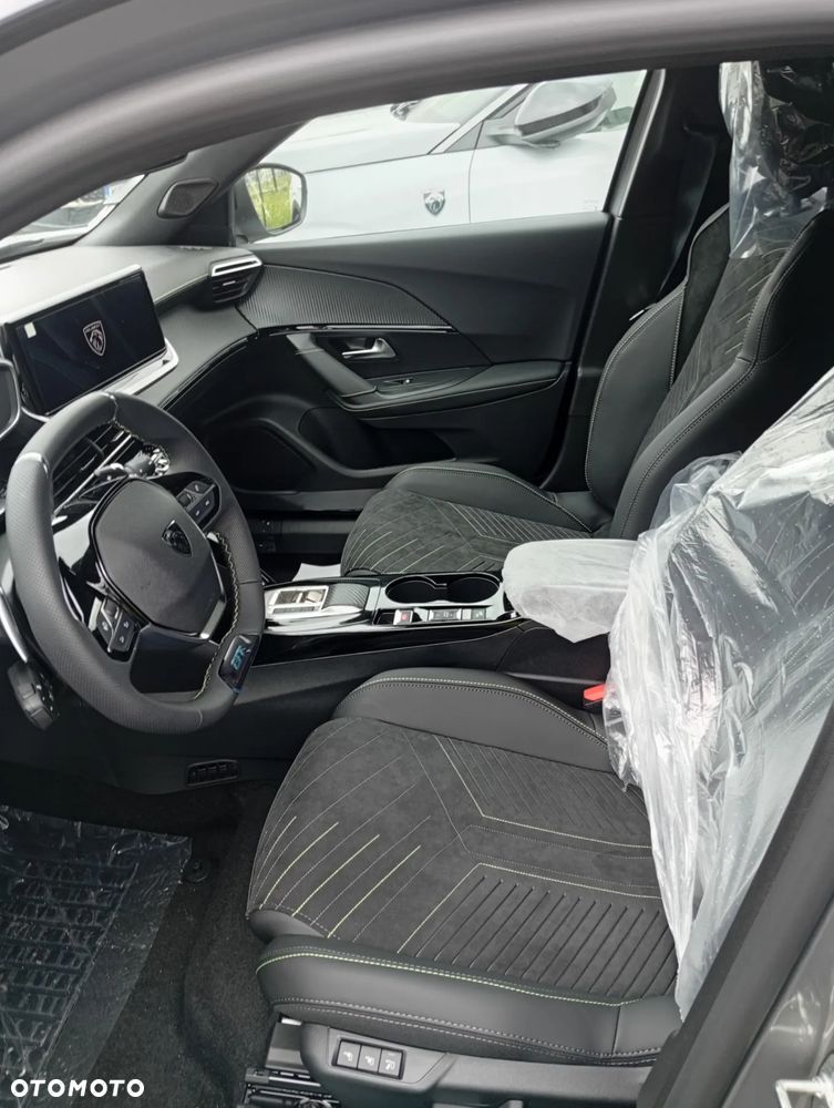 Peugeot 2008 - 8