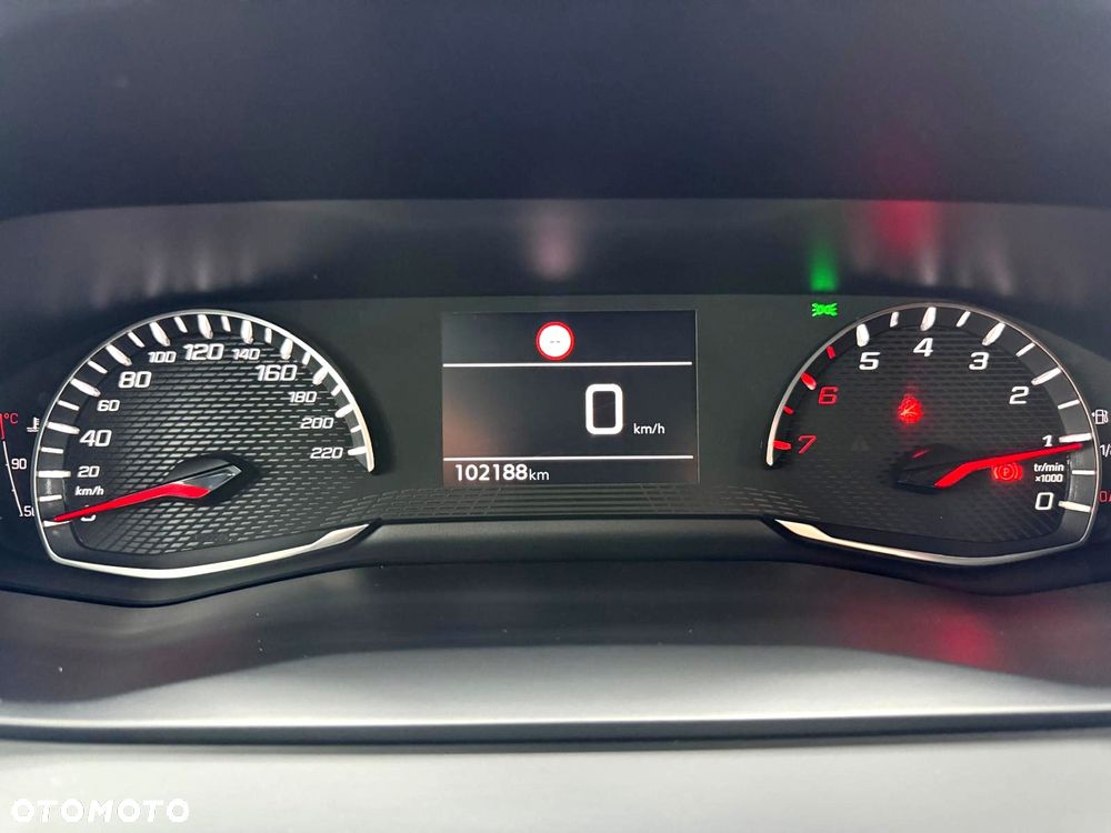 Peugeot 2008 PureTech 100 Style - 16