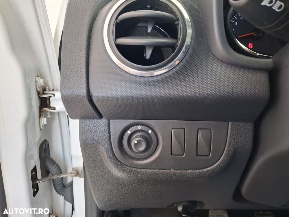 Dacia Logan 1.2 Ambiance - 12