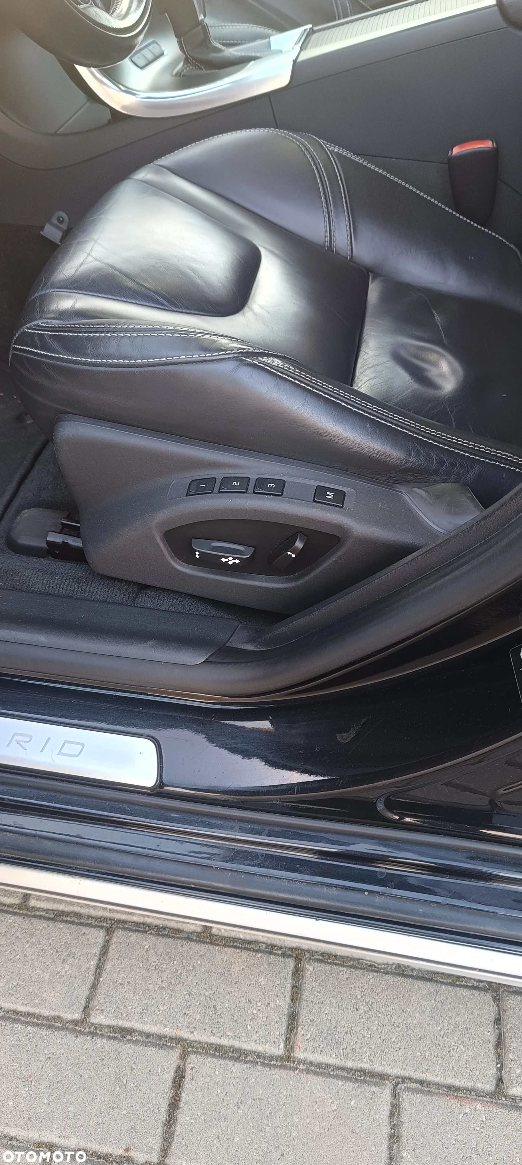 Volvo V60 D6 AWD Plug-in Hybrid Summum - 13