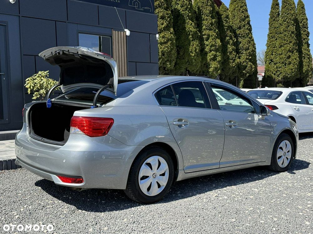 Toyota Avensis 1.8 Premium - 30