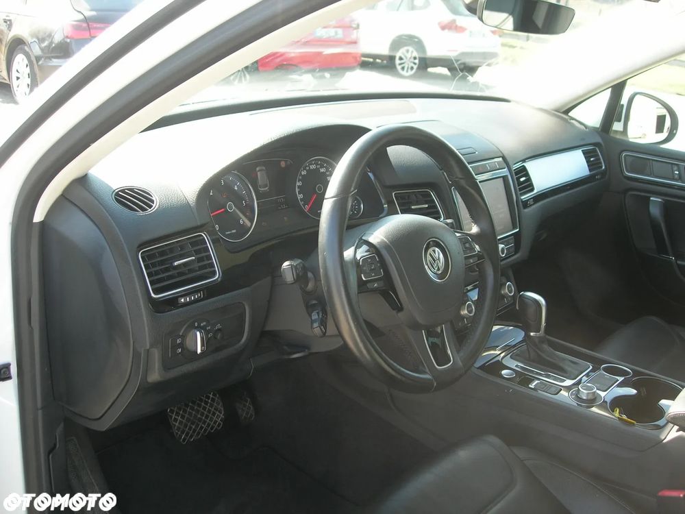 Volkswagen Touareg 3.0 V6 TDI SCR Blue Motion DPF Automatik - 13