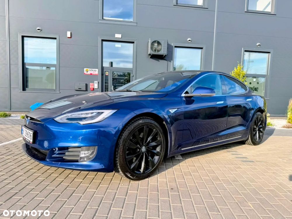 Tesla Model S - 2