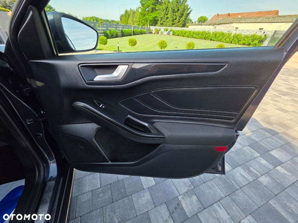 Ford Focus - 25