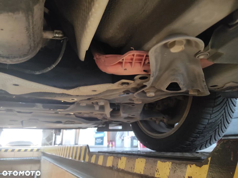 Toyota Auris 1.8 Travel - 38