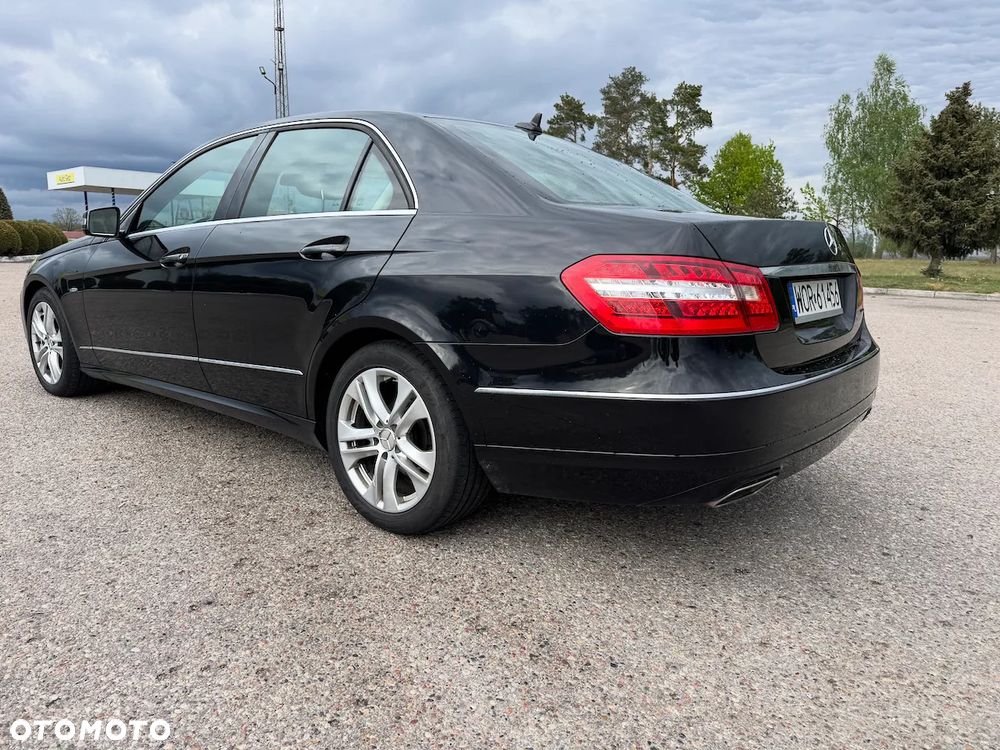 Mercedes-Benz Klasa E 220 CDI BlueEff Avantgarde - 3