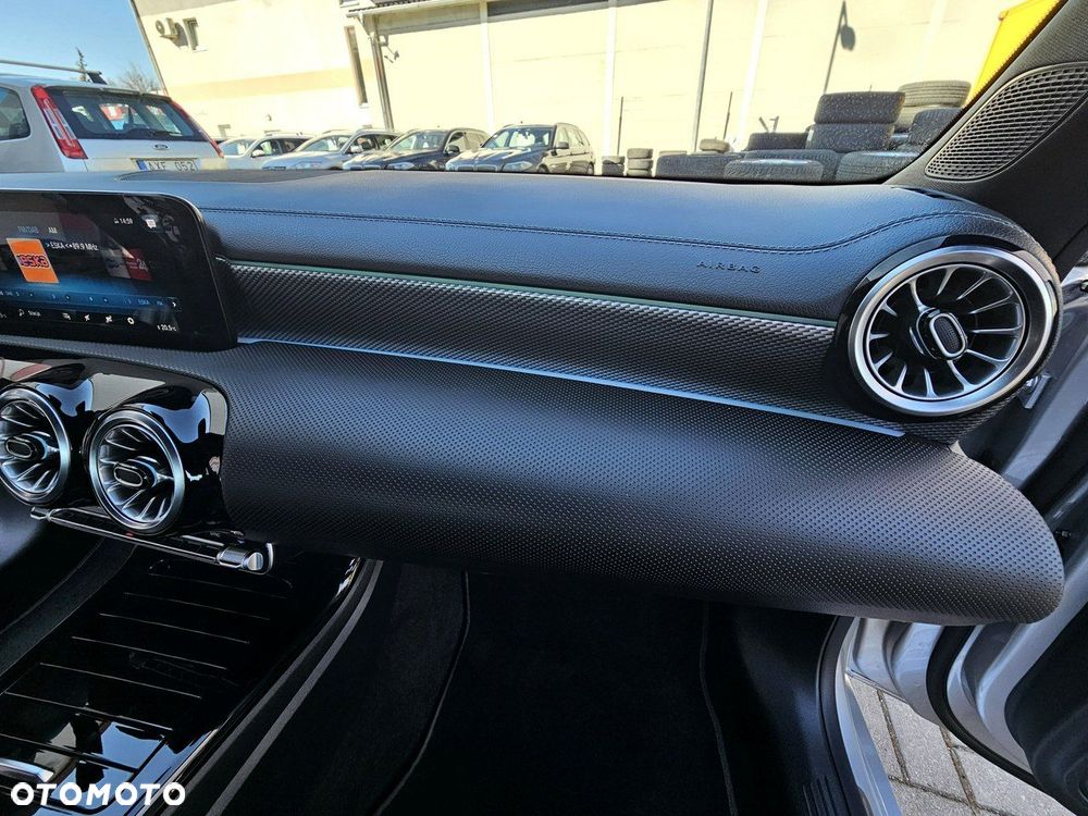 Mercedes-Benz CLA - 23