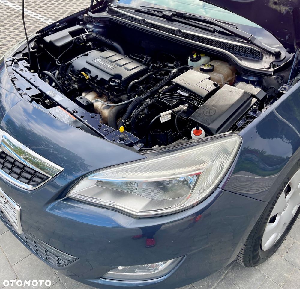 Opel Astra 1.4 T Essentia - 26