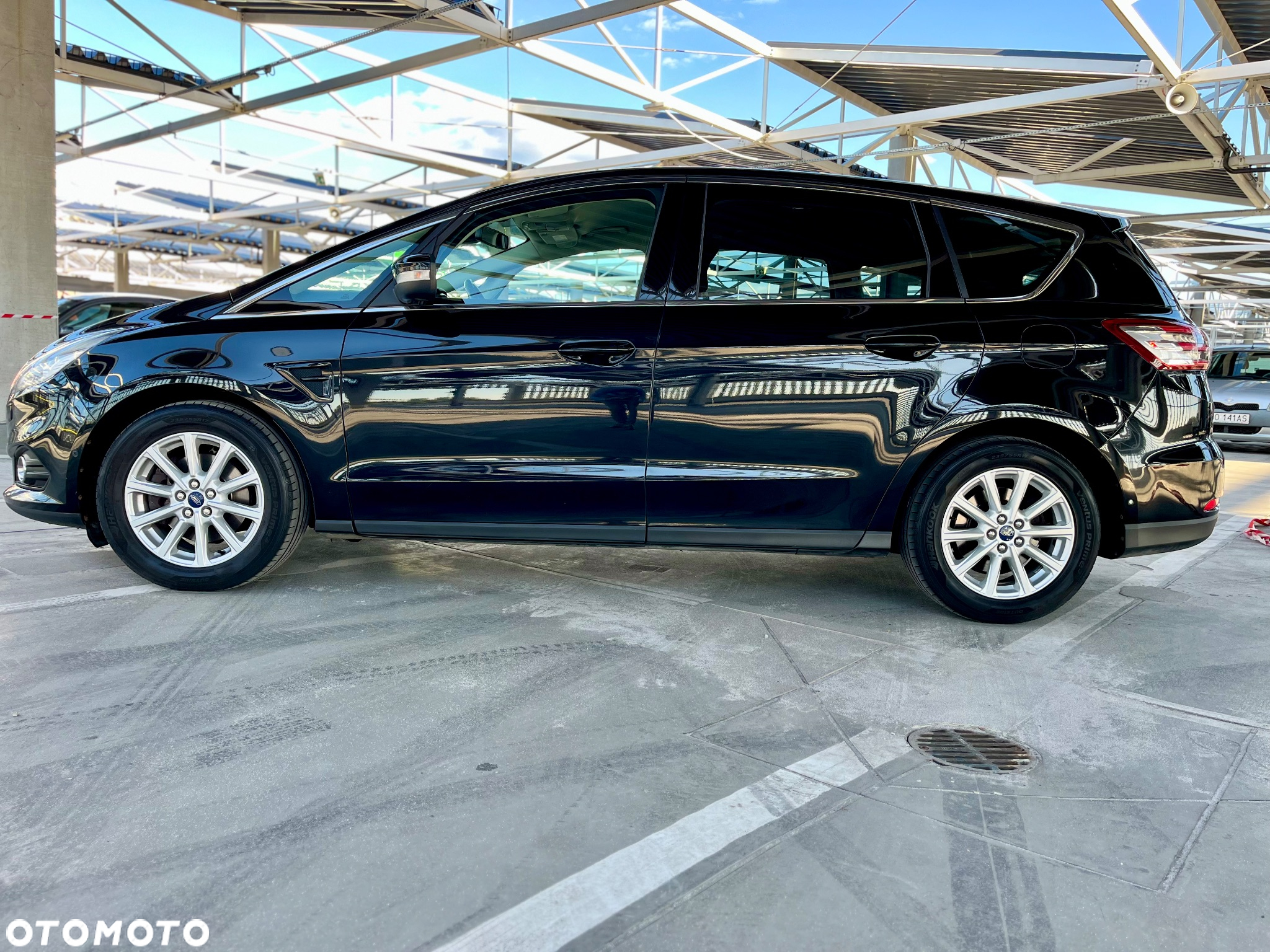 Ford S-Max - 12