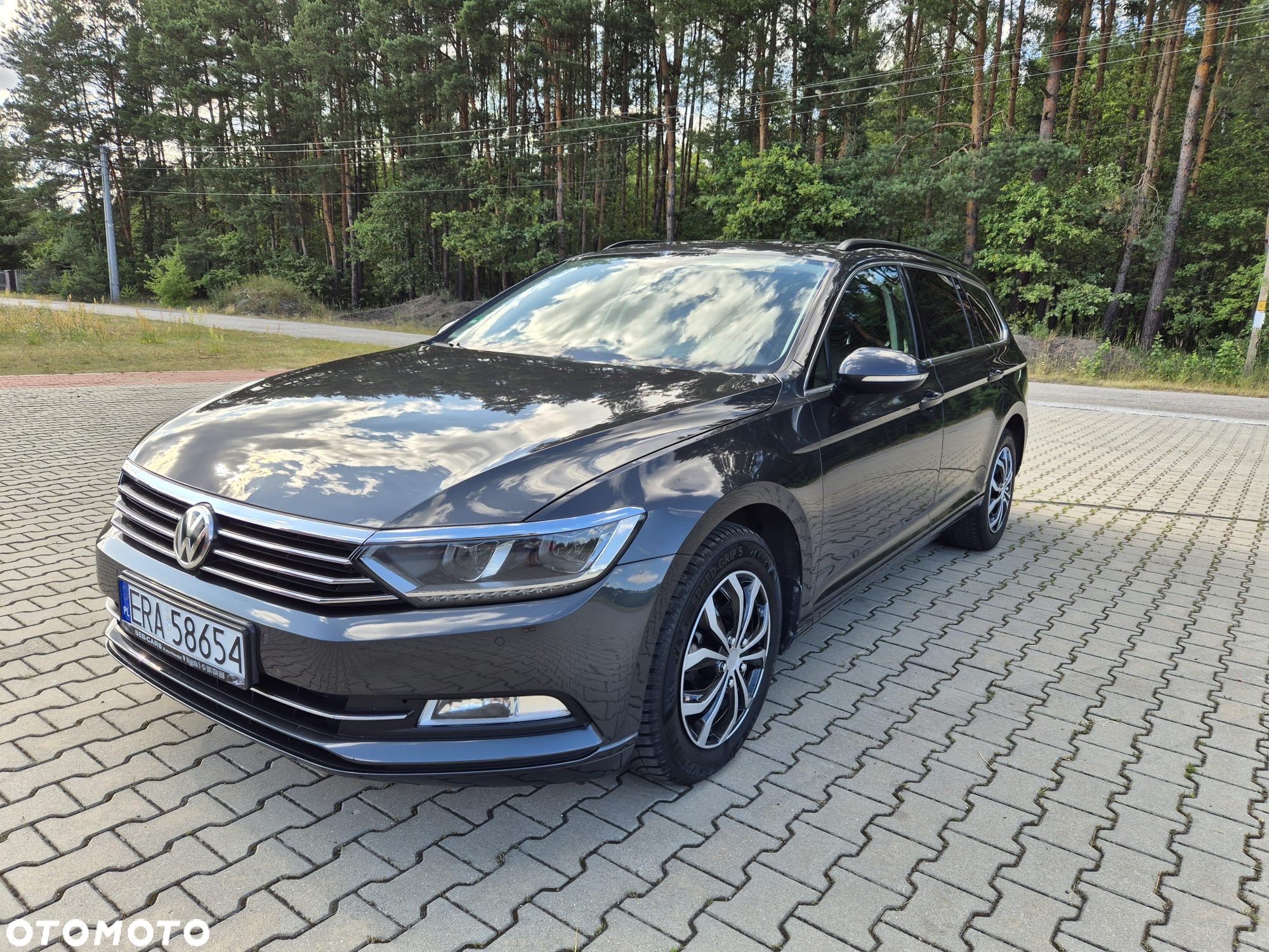Volkswagen Passat Variant 2.0 TDI SCR DSG Highline - 30
