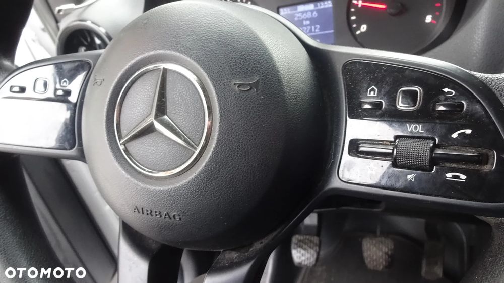 Mercedes-Benz SPRINTER - 24