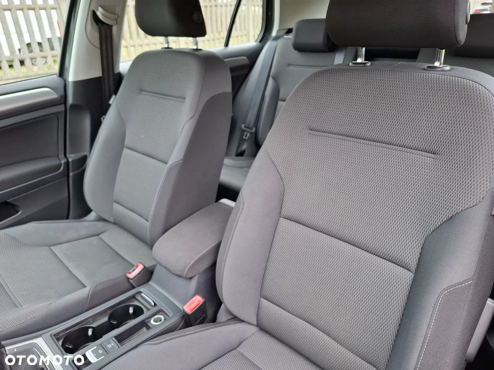 Volkswagen Golf - 19