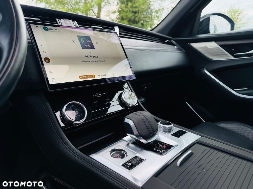 Jaguar F-Pace D200 AWD R-Dynamic HSE - 34