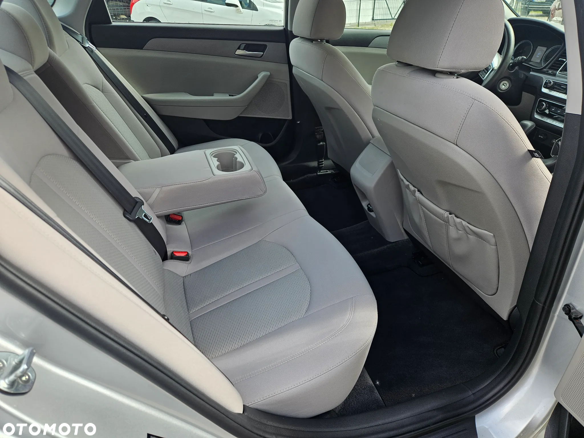 Hyundai Sonata - 8
