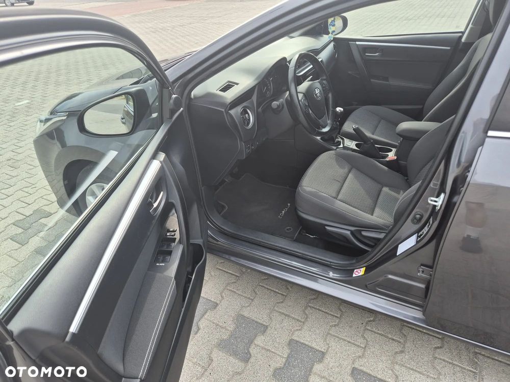 Toyota Corolla 1.6 Classic Plus - 9