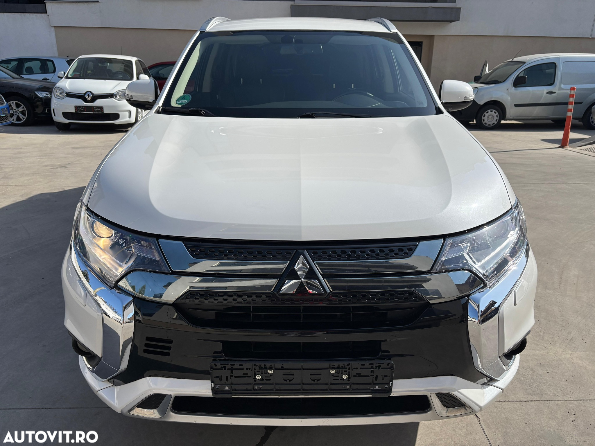 Mitsubishi Outlander 2.4 4WD Plug-In Hybrid Diamant+ - 6