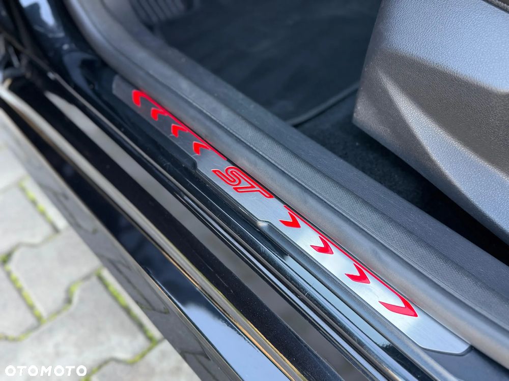 Ford Focus 2.0 TDCi ST - 21