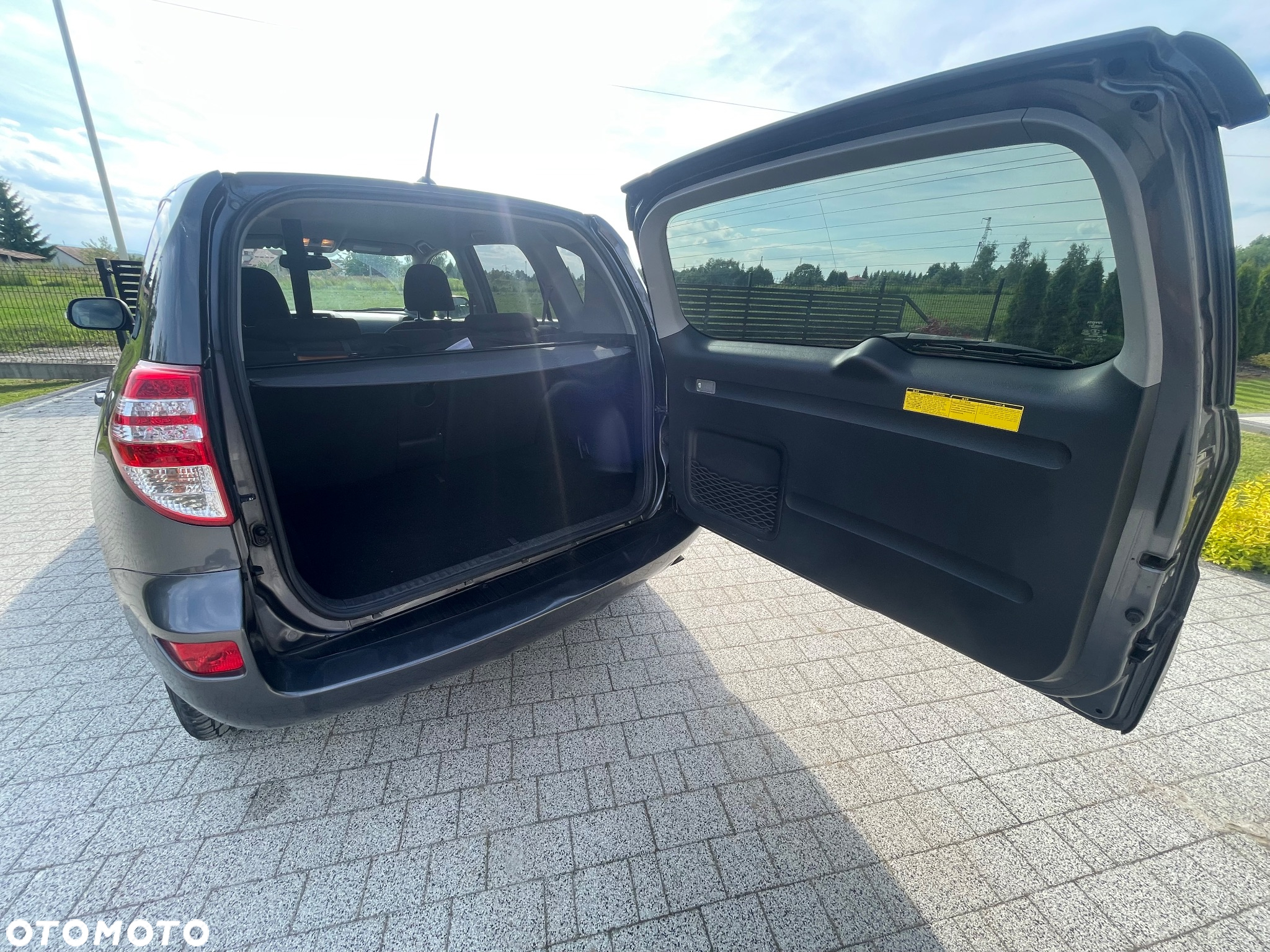 Toyota RAV4 2.0 VVT-i Premium - 8