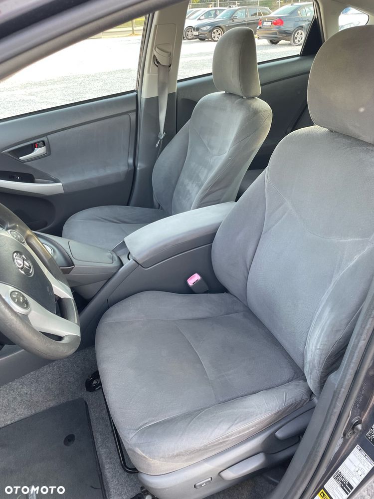 Toyota Prius (Hybrid) Comfort - 6