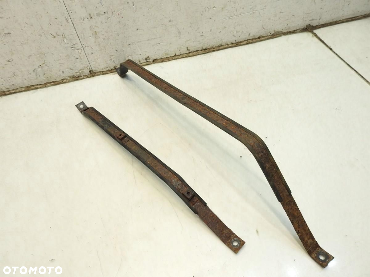 UCHWYT MOCOWANIE ZBIORNIKA PALIWA TOYOTA COROLLA VERSO II 1.8 VVTI - 5