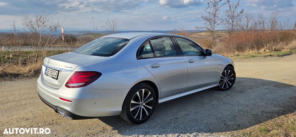 Mercedes-Benz E 220 d 4MATIC Aut. - 34