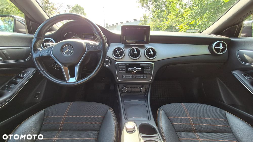 Mercedes-Benz CLA - 12