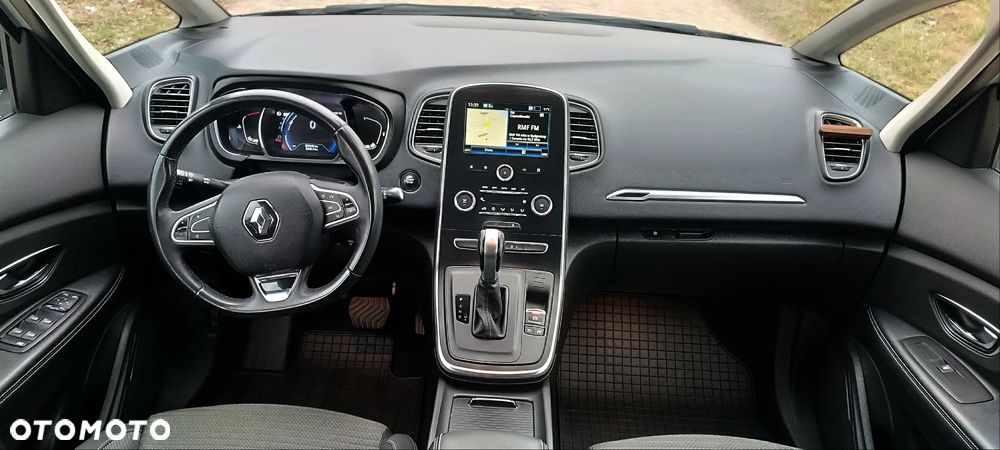 Renault Grand Scenic - 9