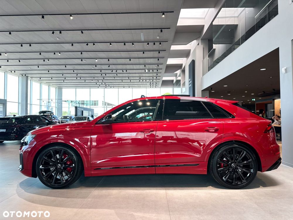 Audi SQ8 - 8