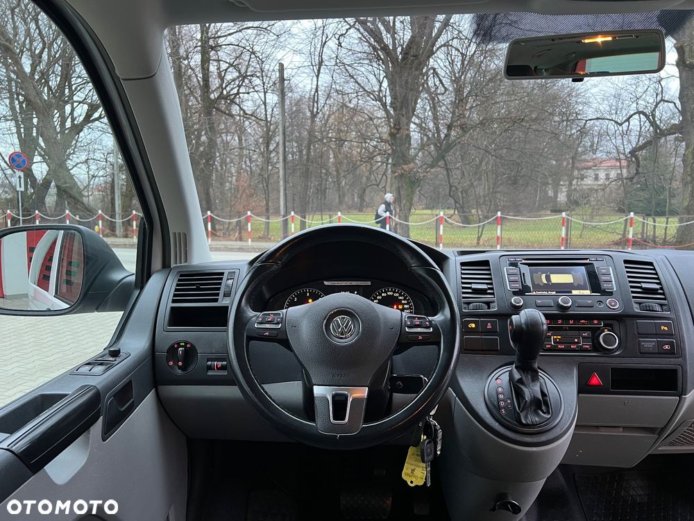 Volkswagen Caravelle - 19