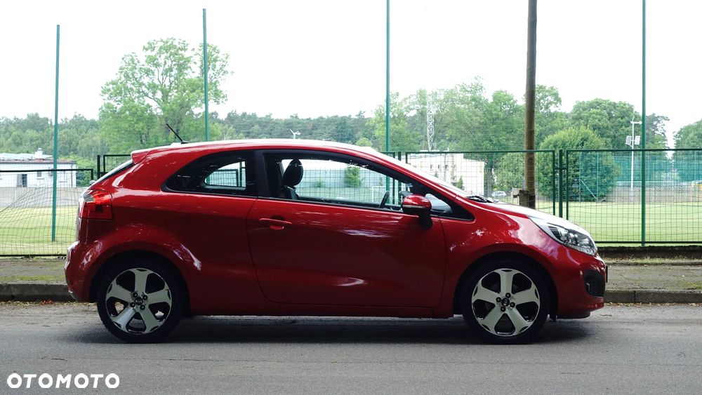 Kia Rio 1.4 Dream Team Edition - 37