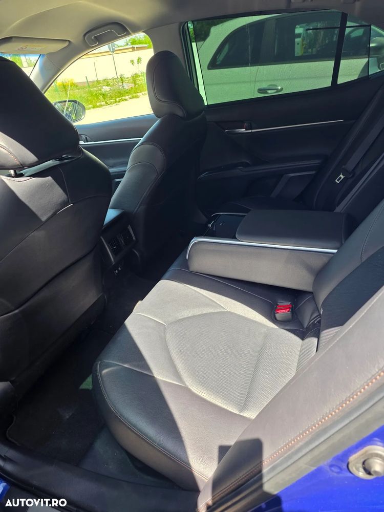 Toyota Camry 2.5 Exclusive - 12