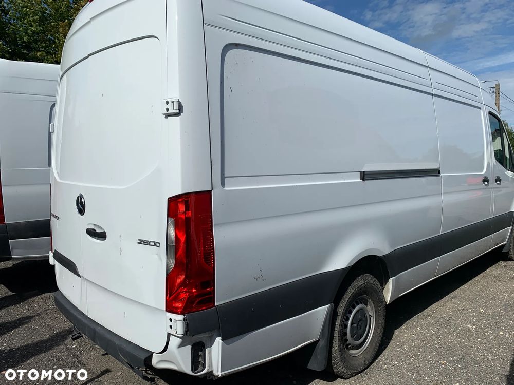 Mercedes-Benz Sprinter - 7