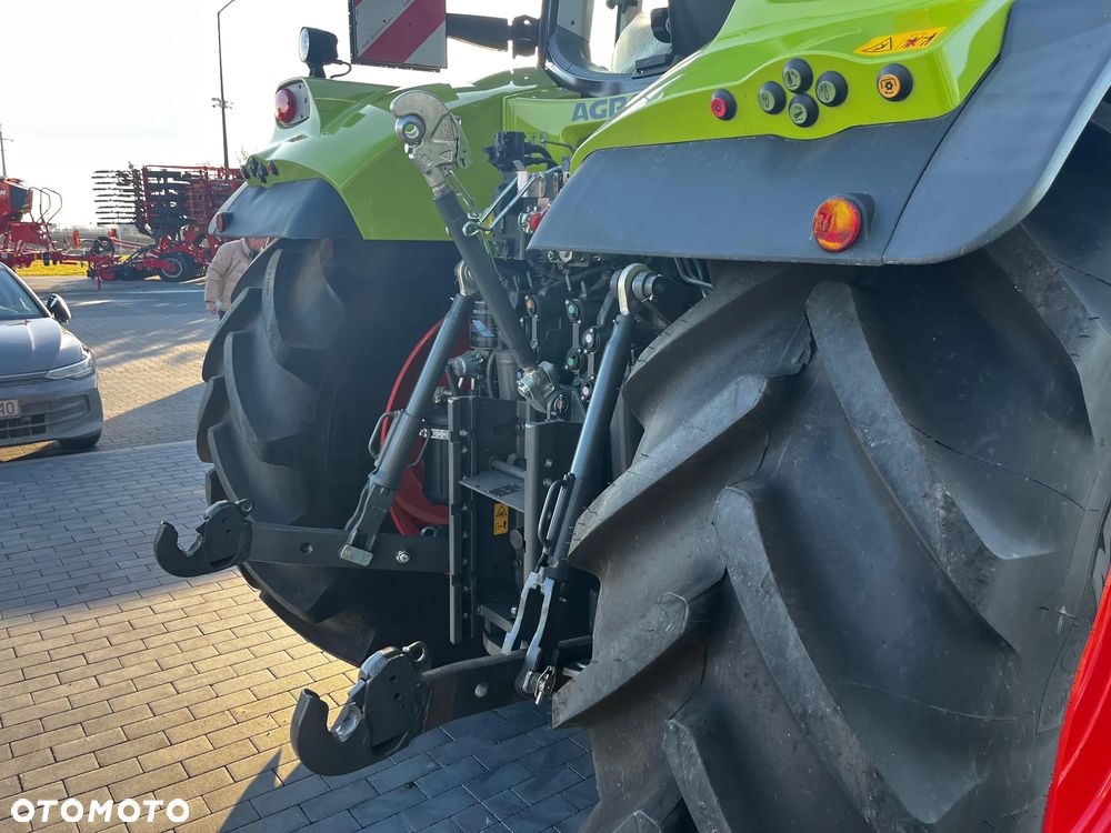 Claas ARION 630 CMATIC - 16