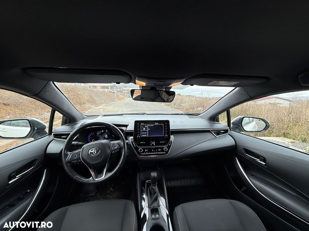 Toyota Corolla 1.8 Hybrid Team Deutschland - 8