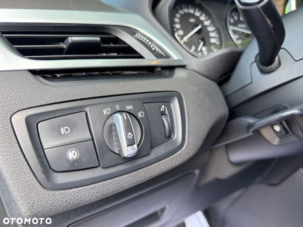 BMW X1 xDrive25i GPF xLine - 8