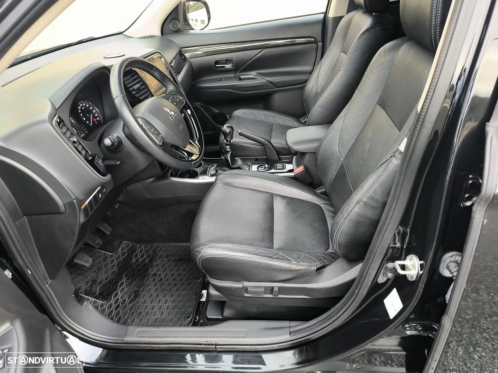 Mitsubishi Outlander 2.2 DI-D Instyle Navi - 15
