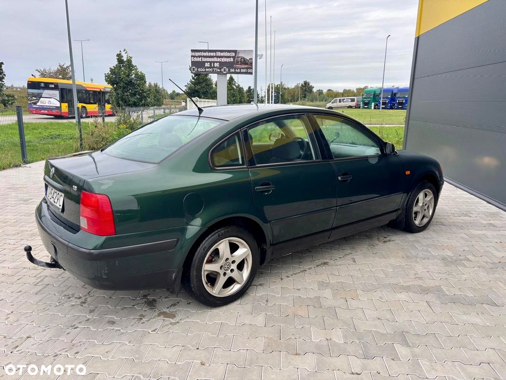 Volkswagen Passat 1.8 - 10