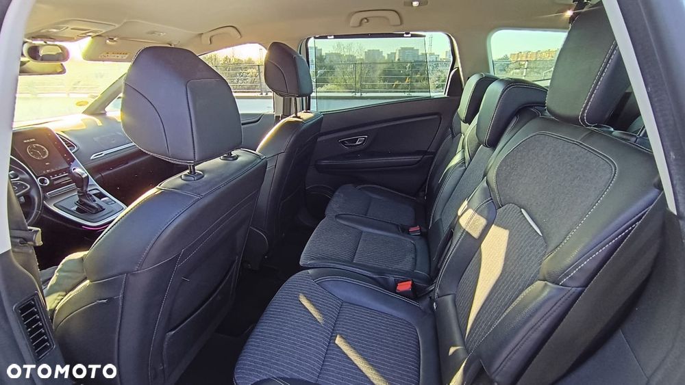 Renault Grand Scenic - 17