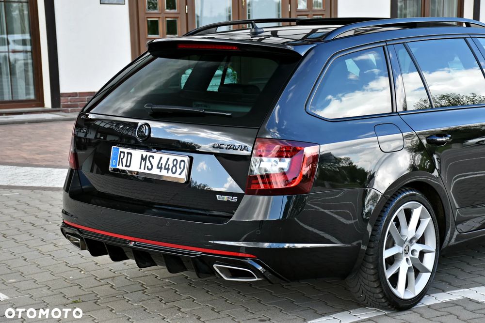 Skoda Octavia 2.0 TDI DSG RS - 24