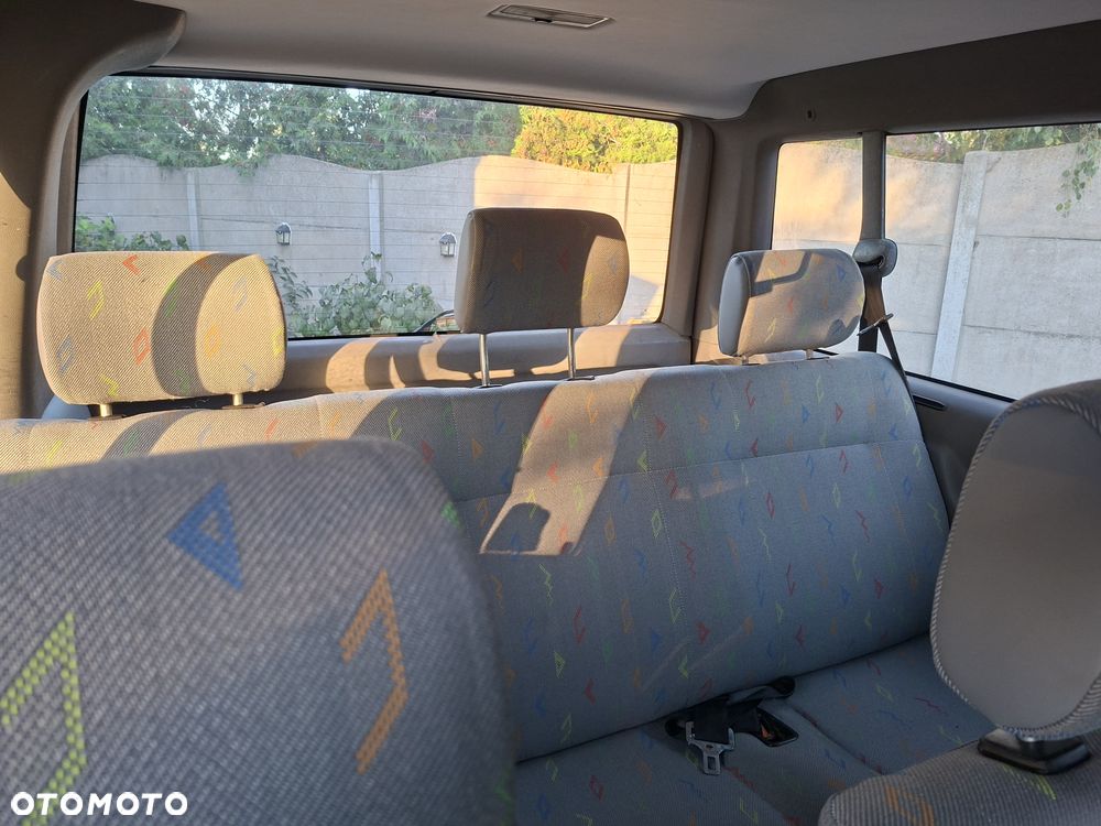 Volkswagen Transporter Mixt - 13