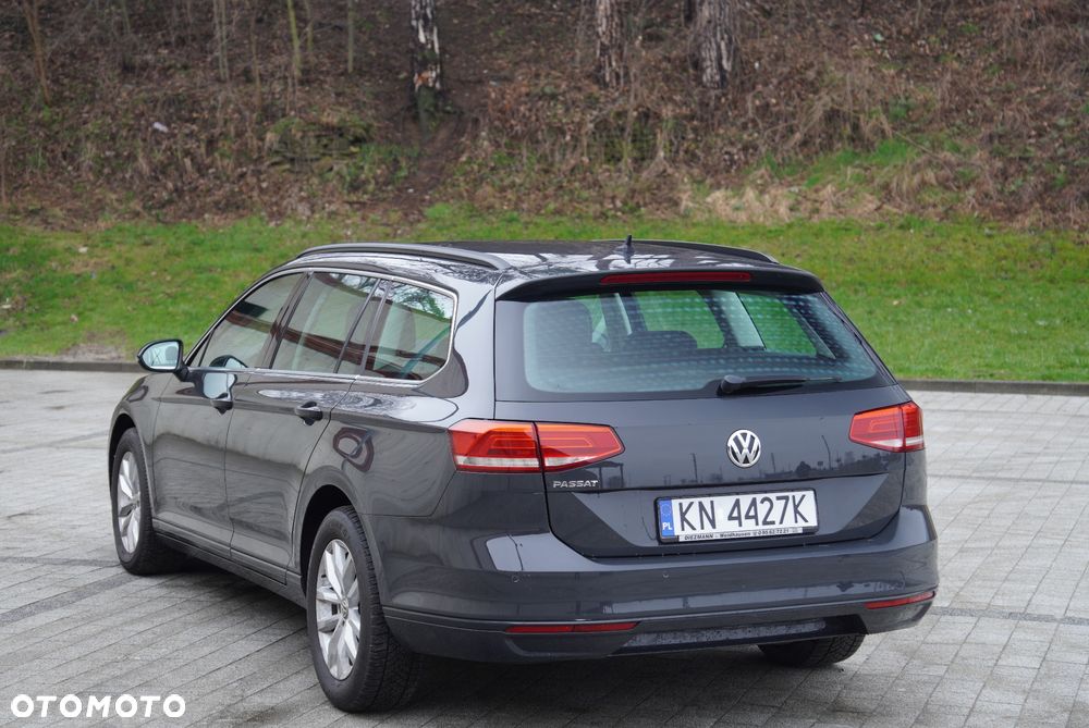 Volkswagen Passat - 16