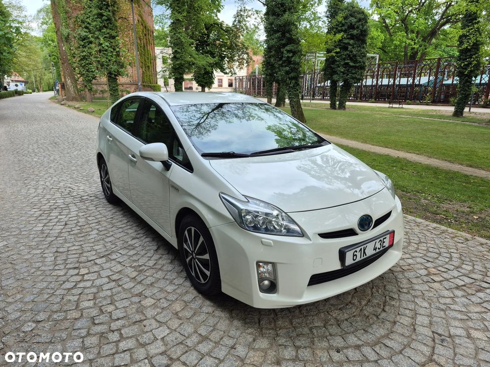 Toyota Prius (Hybrid) Executive - 1